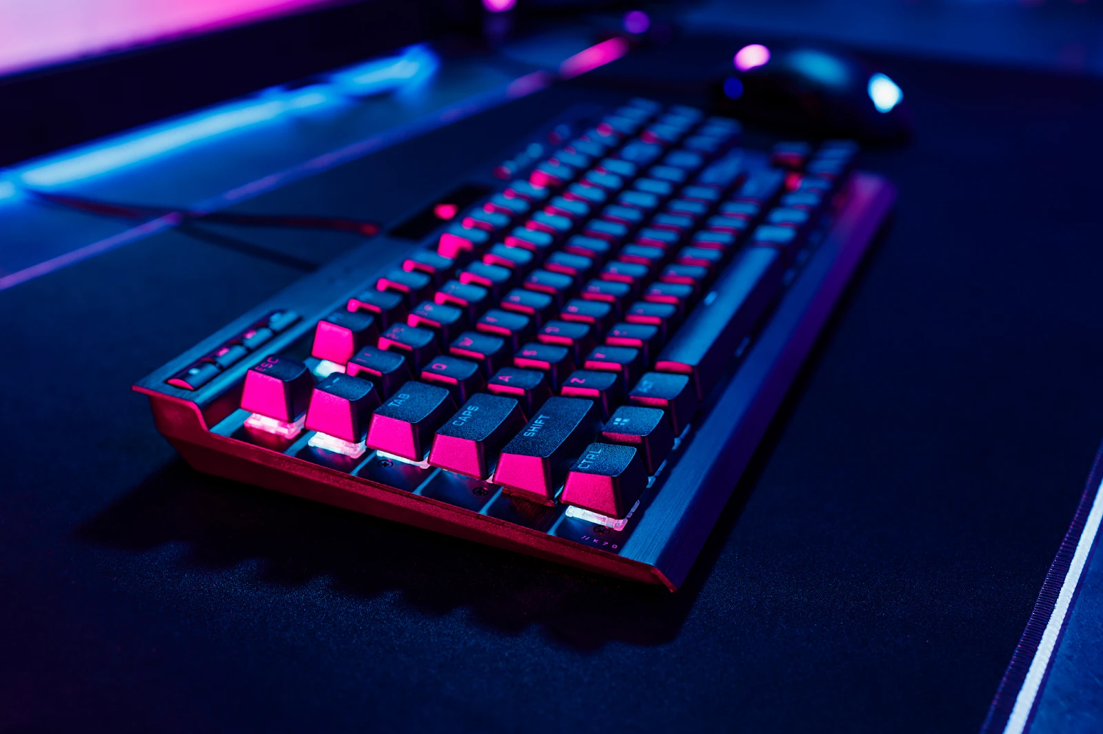 corsair k70 lux gaming keyboard