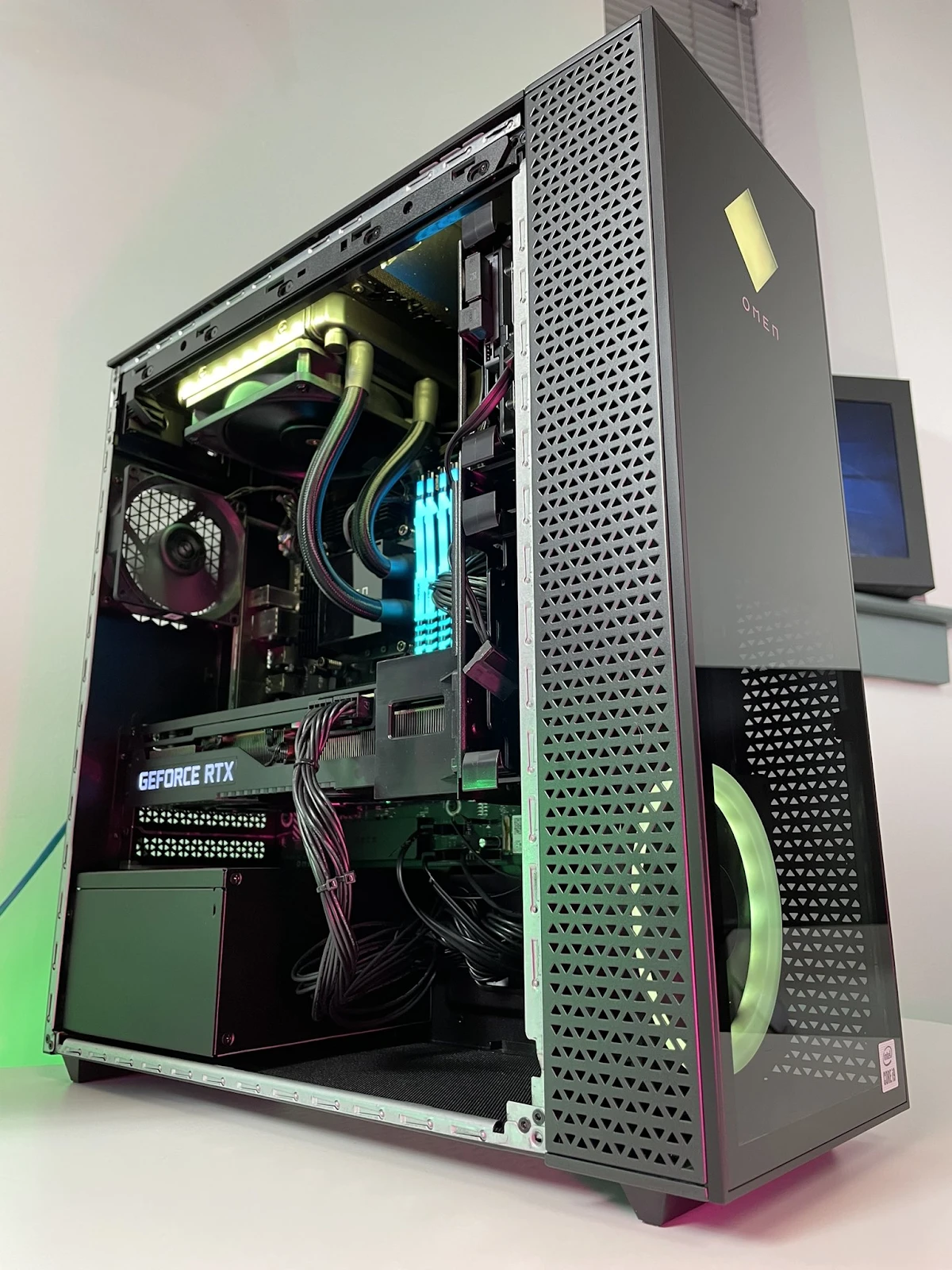 HP Omen 30L