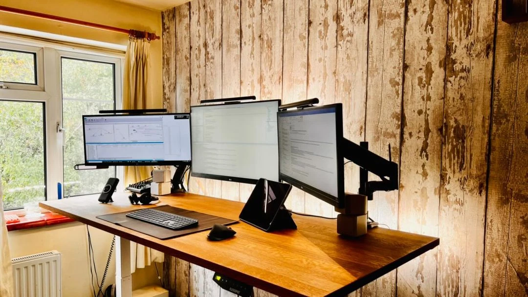 electric and manual standing desks difference