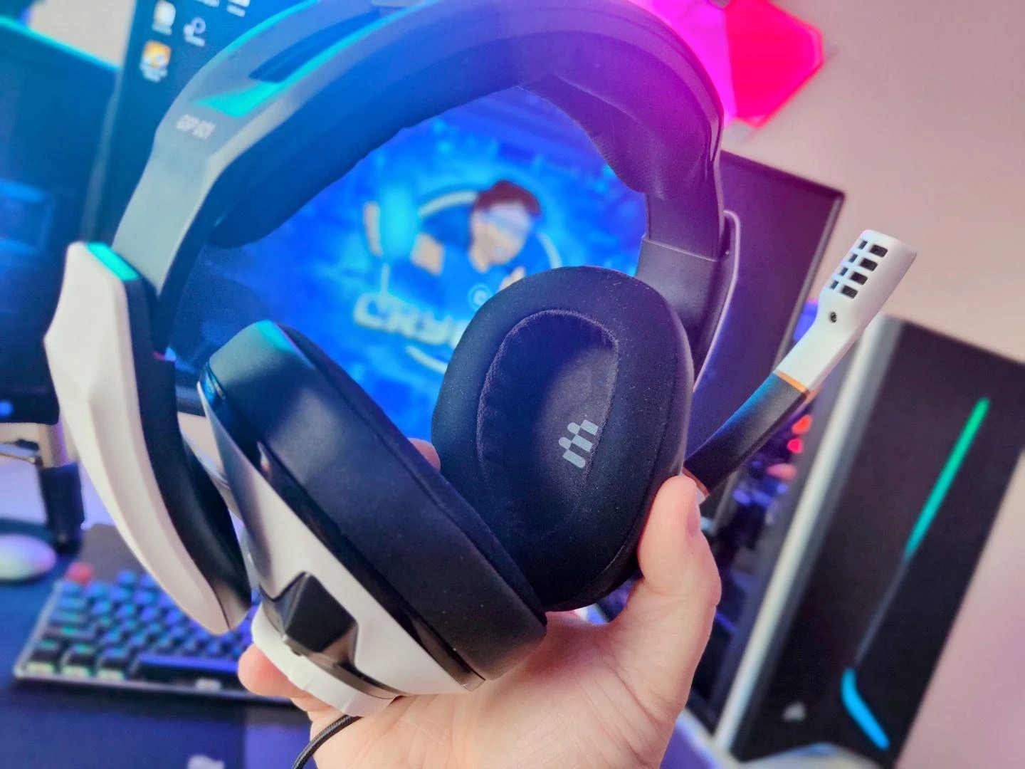 gaming headphones