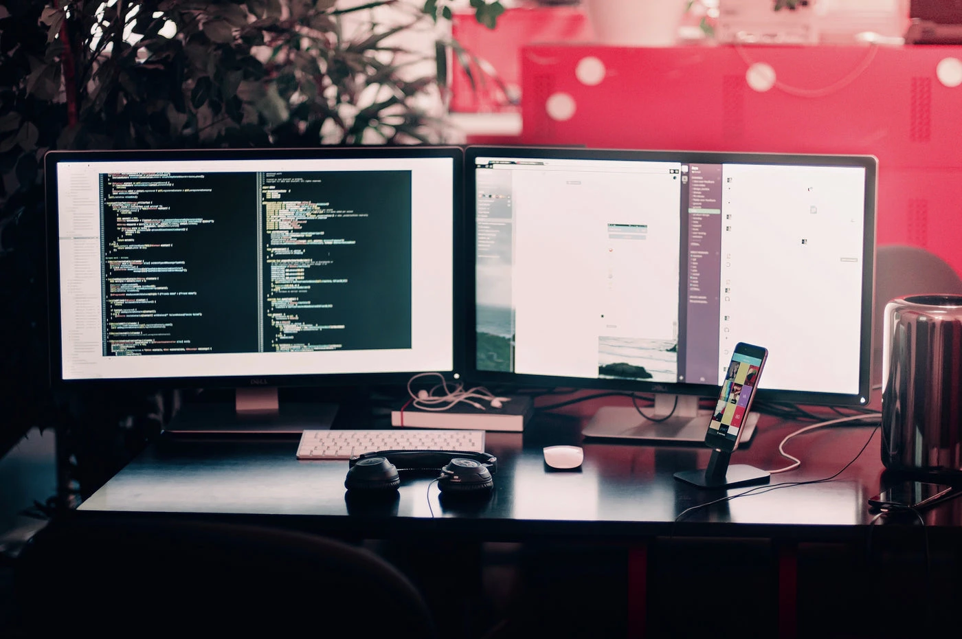 Mastering Multitasking: The Best Way to Set Up Dual Monitors