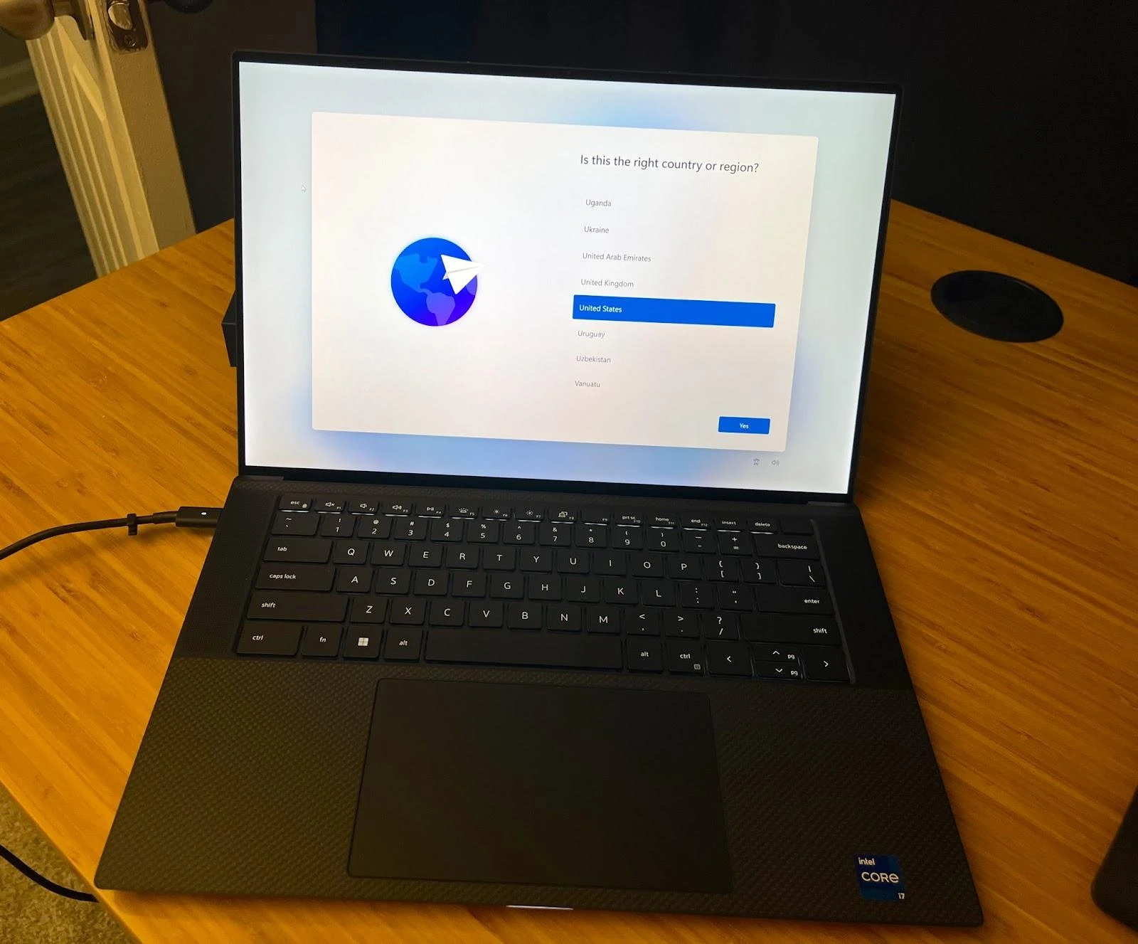 Dell XPS 15 9520 Business Laptop