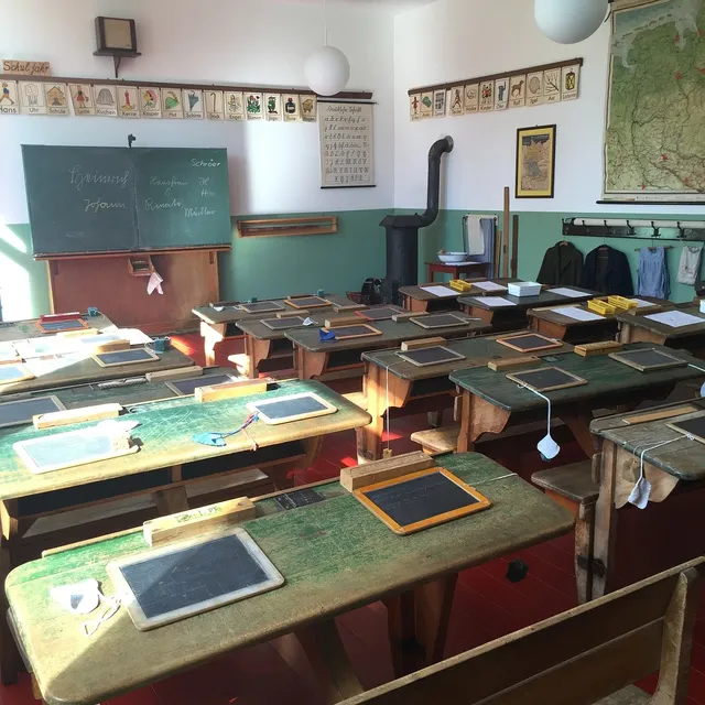 Butcher Block Desk - Direction Desk - Dynamic Setups